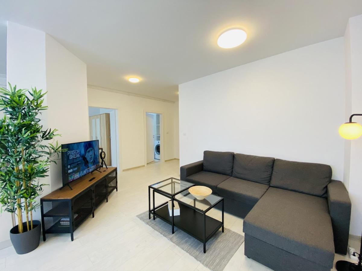 شقة Charming Flat In Brasov With Balcony Panoramic View المظهر الخارجي الصورة