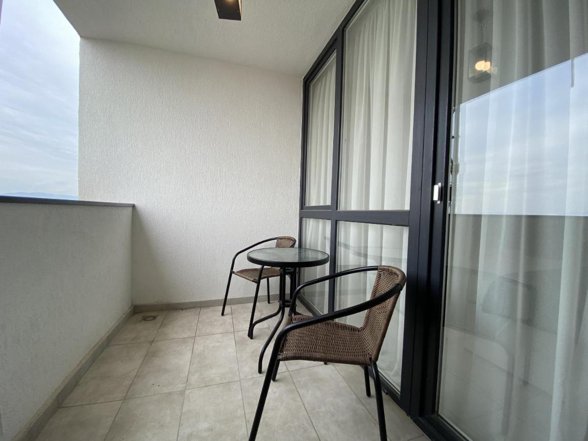شقة Charming Flat In Brasov With Balcony Panoramic View المظهر الخارجي الصورة