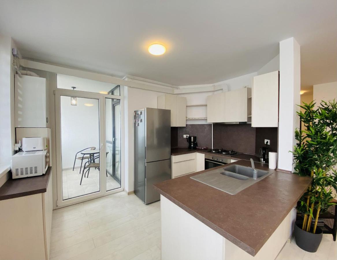شقة Charming Flat In Brasov With Balcony Panoramic View المظهر الخارجي الصورة