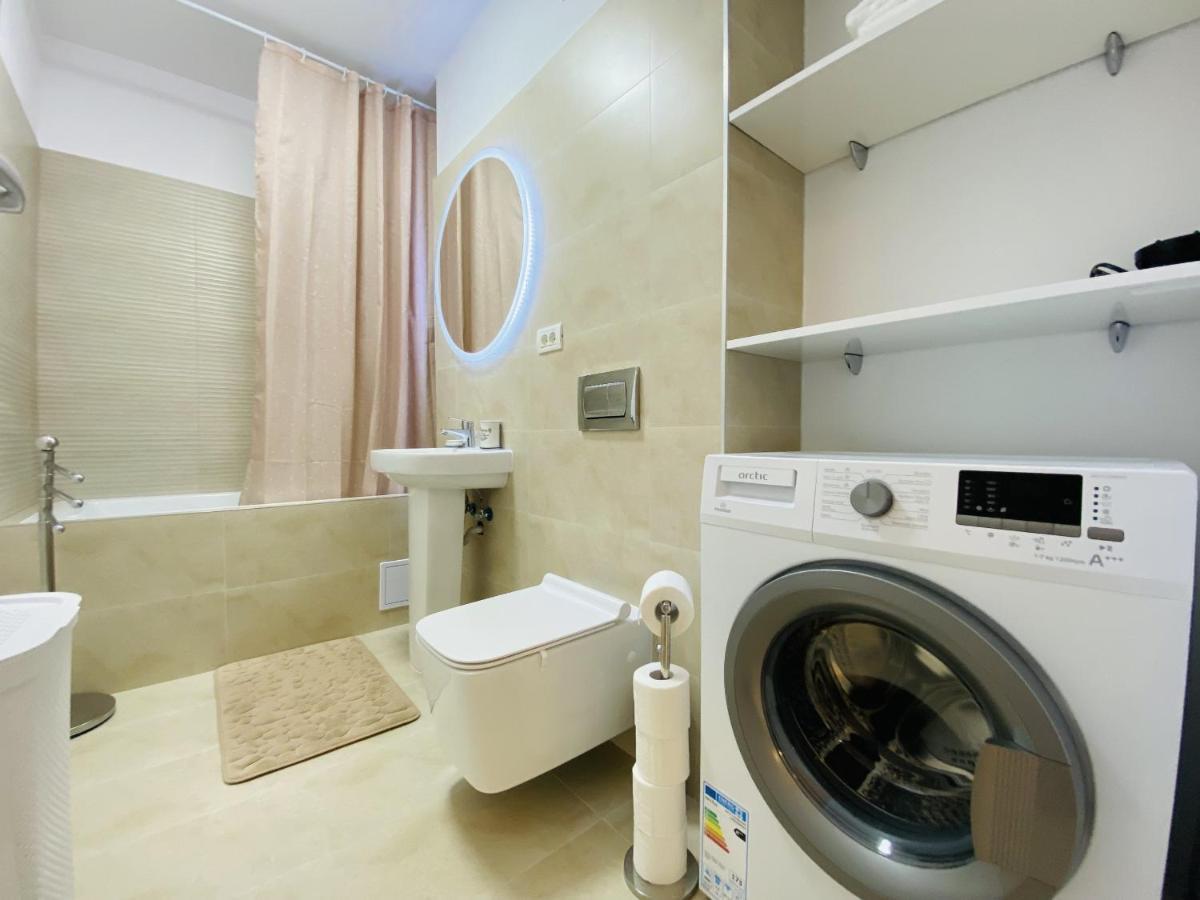 شقة Charming Flat In Brasov With Balcony Panoramic View المظهر الخارجي الصورة